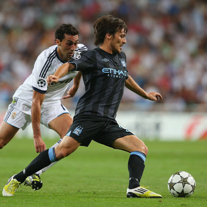 博鱼电竞-阿韦罗亚球员生涯对曼城保持不败，利物浦皇马2胜4平|马卡|阿韦洛亚|体育赛事讨论|皇家马德里|欧冠_新浪体育_新浪新闻