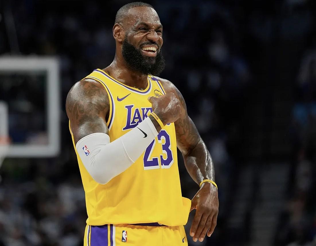 博鱼电竞-詹姆斯谈东契奇绝杀:划时代球员的关键进球,绝对大场面先生